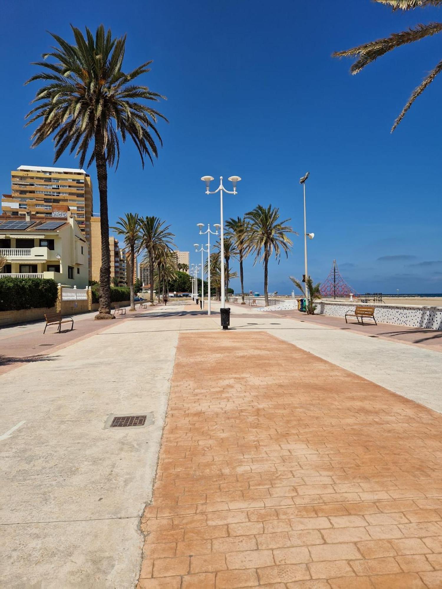 Apartamento Barbacoa, Piscina Y Playa 푸에블라 데 파르날스 외부 사진