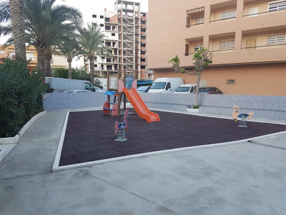 Apartamento Barbacoa, Piscina Y Playa 푸에블라 데 파르날스 외부 사진